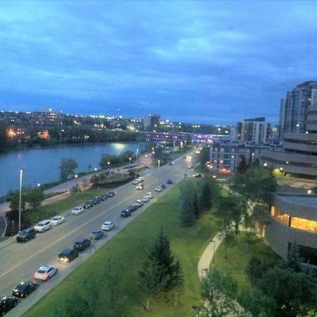 Amicable, Cozy, High Speed Internet, Sleeps 2 Riverview Downtown Apartment YYC Exterior foto